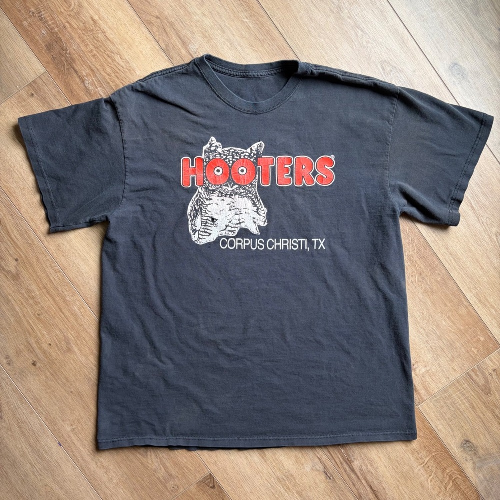 Large Vintage Distressed Hooters T-Shirt / Corpus Christi 90s Graphic Tee